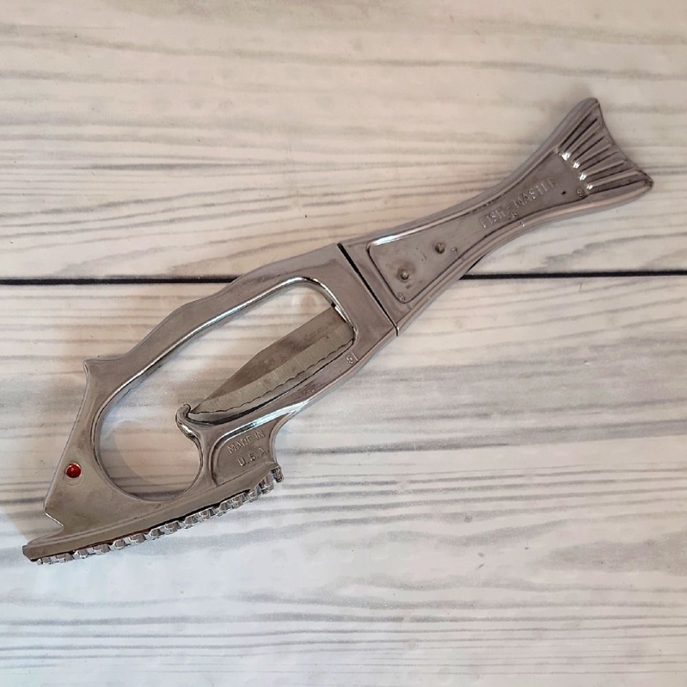 1950s Vintage " Fish Master " Knife And De-scaler